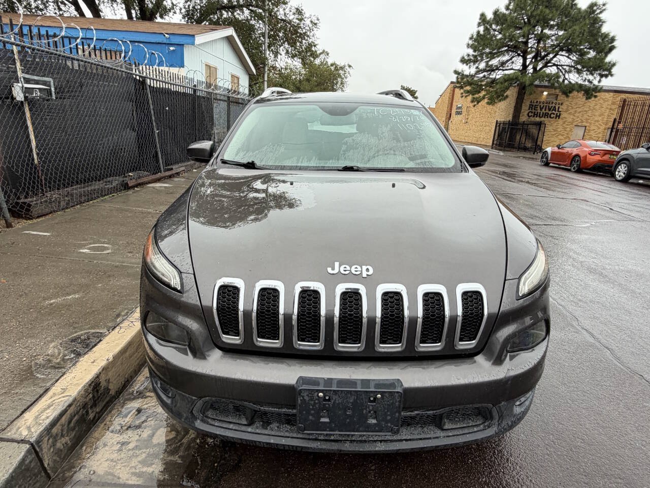 Used 2016 Jeep Cherokee Latitude w/ Safety/Convenience Group FWD image 3