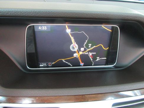 Used 2014 Mercedes-Benz E 550 4MATIC Sedan image 60