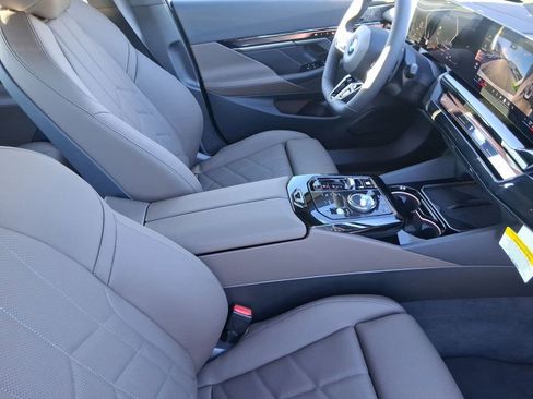New 2026 BMW 540i xDrive w/ M Sport Package image 32