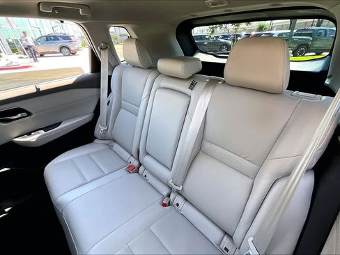 Certified 2021 Nissan Rogue SV w/ Premium Package FWD image 18