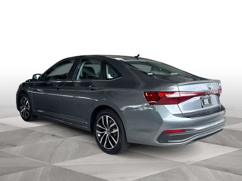 Used 2025 Volkswagen Jetta SE FWD image 6