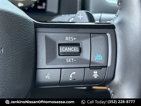 Certified 2025 Nissan Rogue SL FWD image 44