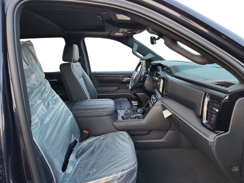 Used 2024 GMC Sierra 1500 AT4X image 23