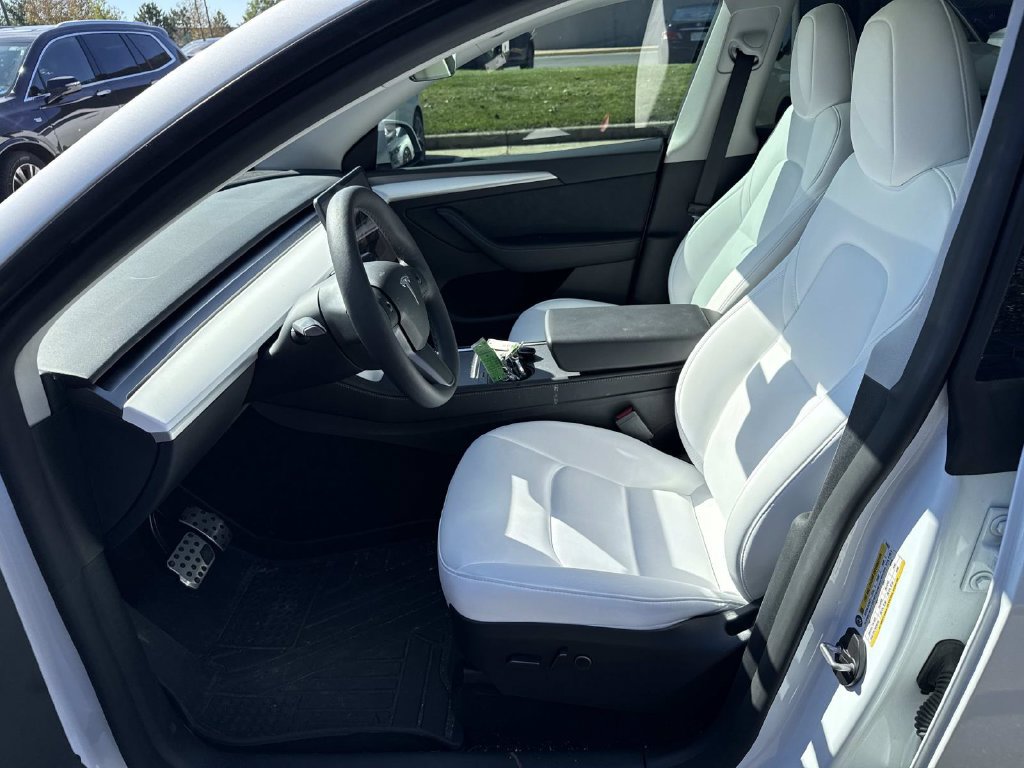 Used 2023 Tesla Model Y Long Range AWD/4WD image 6