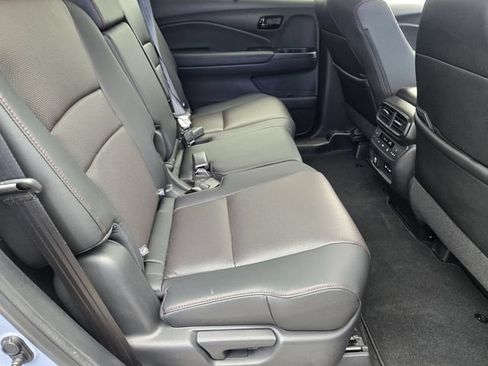 Used 2024 Honda Passport Black Edition image 15