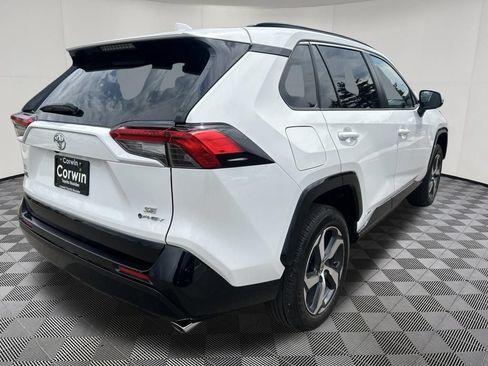 Used 2025 Toyota RAV4 SE AWD/4WD image 8