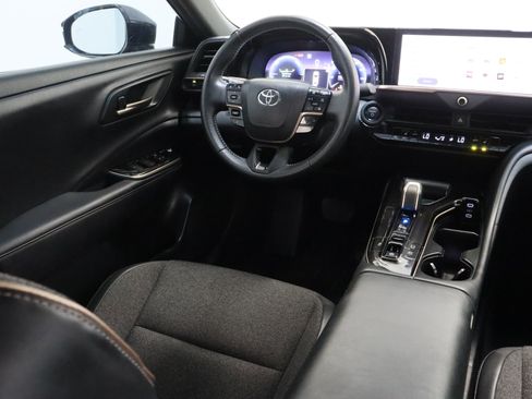 Certified 2024 Toyota Crown XLE image 33