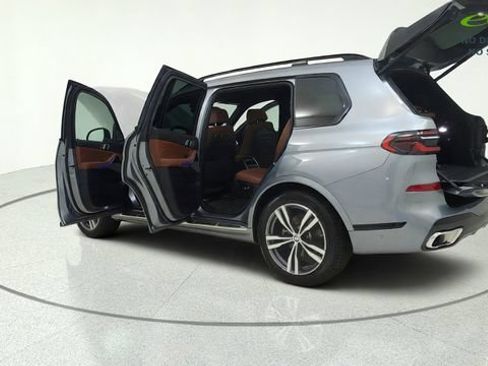 Used 2026 BMW X7 xDrive40i AWD/4WD image 13