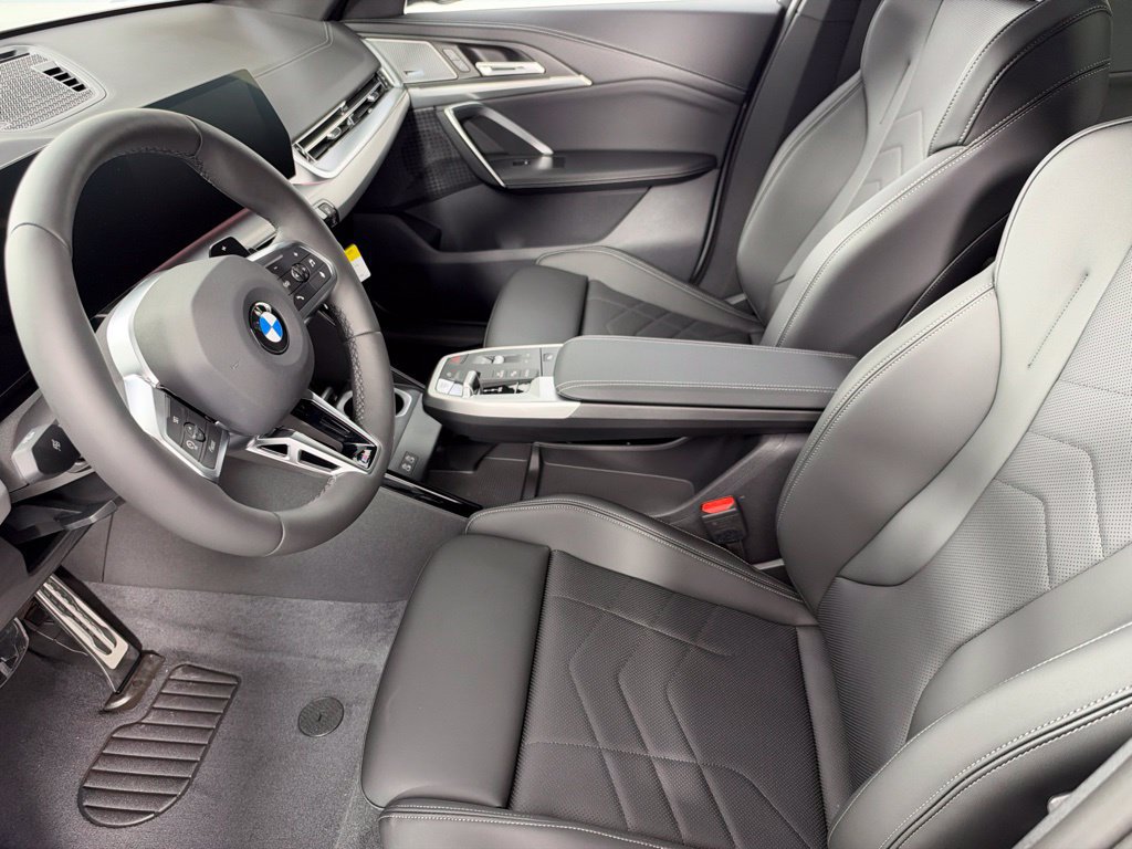 New 2027 BMW X2 xDrive28i w/ Technology Package AWD/4WD image 13