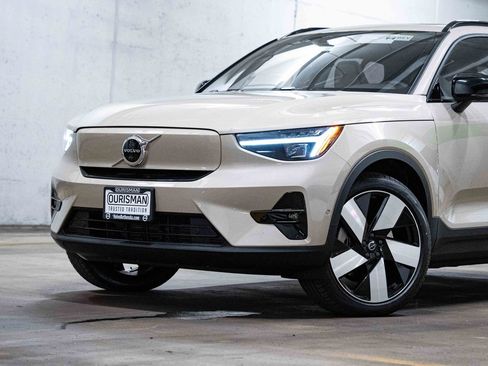 New 2026 Volvo EX40 Plus w/ Climate Package image 2