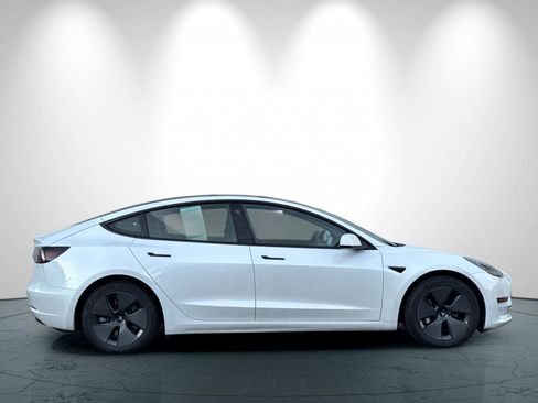 Used 2022 Tesla Model 3 image 3