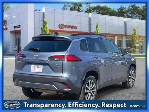 Used 2025 Toyota Corolla Cross XLE AWD/4WD image 5