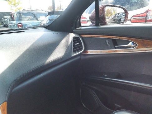 Used 2016 Lincoln MKX Reserve w/ Climate Package image 17