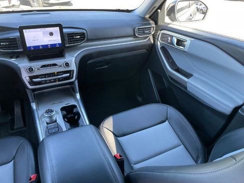 Used 2023 Ford Explorer XLT w/ Equipment Group 202A image 9