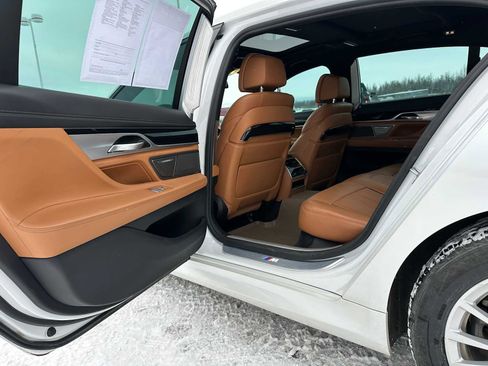 Used 2019 BMW 750i xDrive w/ Executive Package image 15