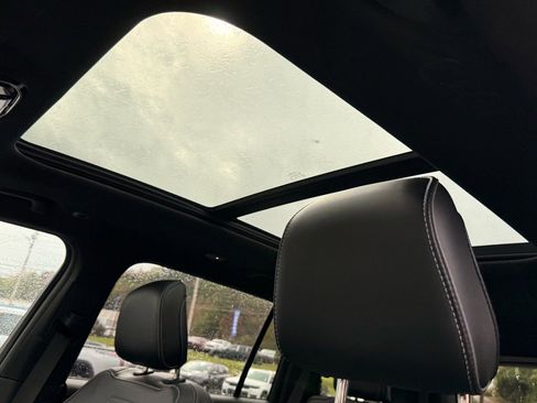 Used 2024 Jeep Grand Cherokee L Overland w/ Trailer Tow Package image 17