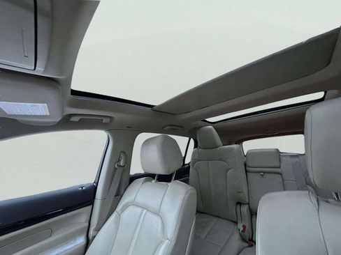Used 2013 Lincoln MKT AWD image 35