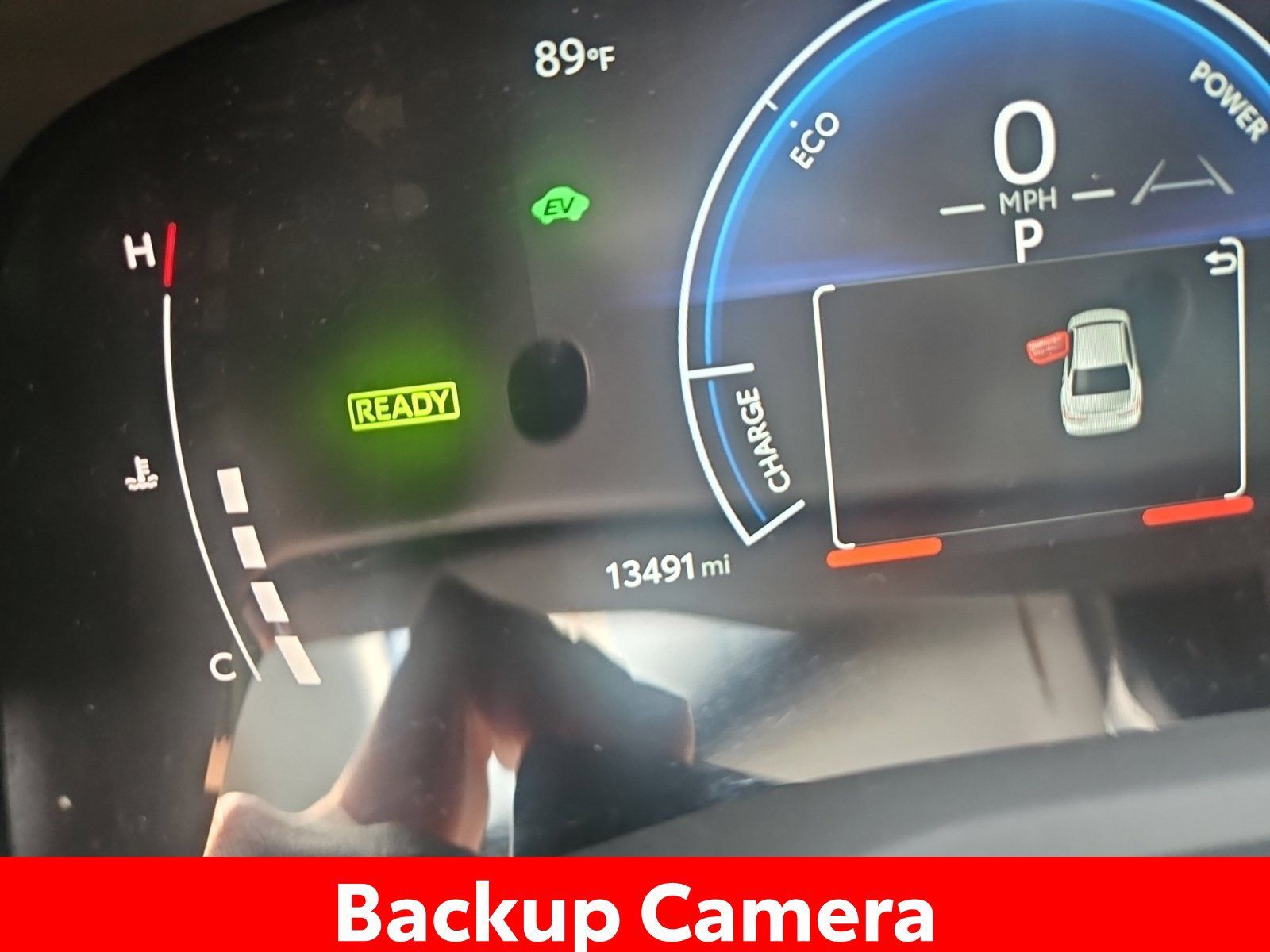 Used 2025 Toyota Camry LE FWD image 9