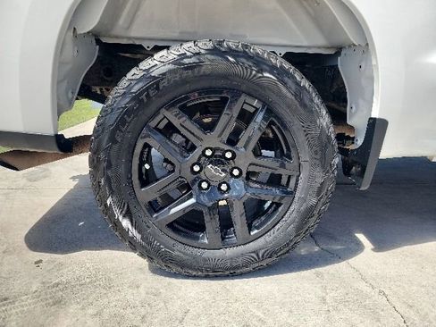 Used 2023 Chevrolet Silverado 1500 Custom w/ LPO, Dark Essentials Package AWD/4WD image 17