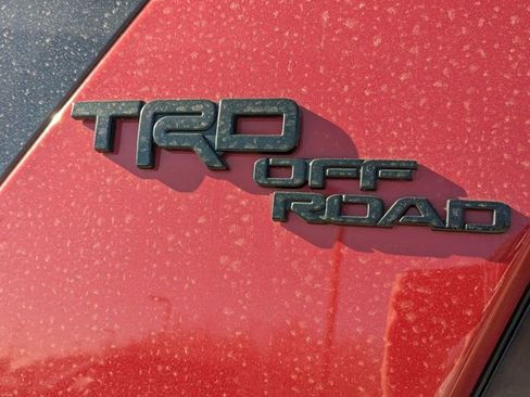 Used 2022 Toyota 4Runner TRD Off-Road Premium w/ Moonroof Package AWD/4WD image 30