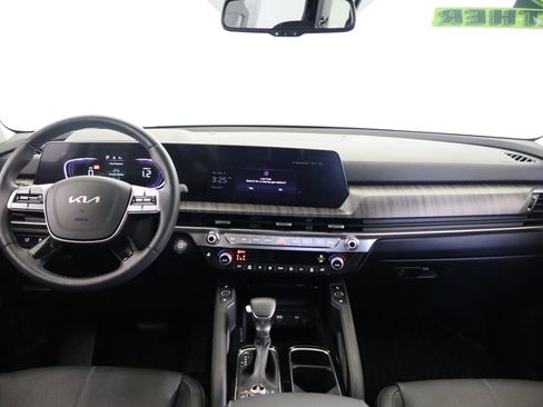 Used 2025 Kia Telluride EX w/ EX Captain's Chair Package image 15