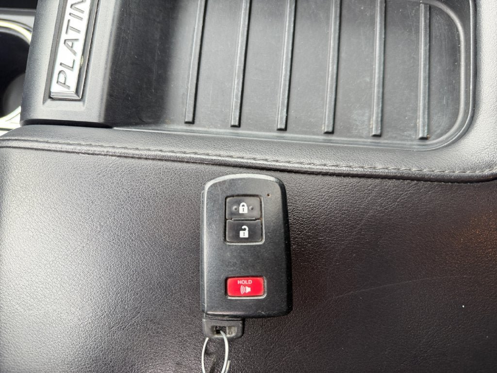 Used 2021 Toyota Tundra Platinum AWD/4WD image 31