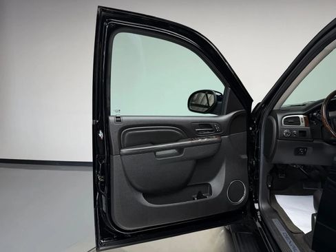 Used 2012 GMC Yukon XL Denali AWD/4WD image 29