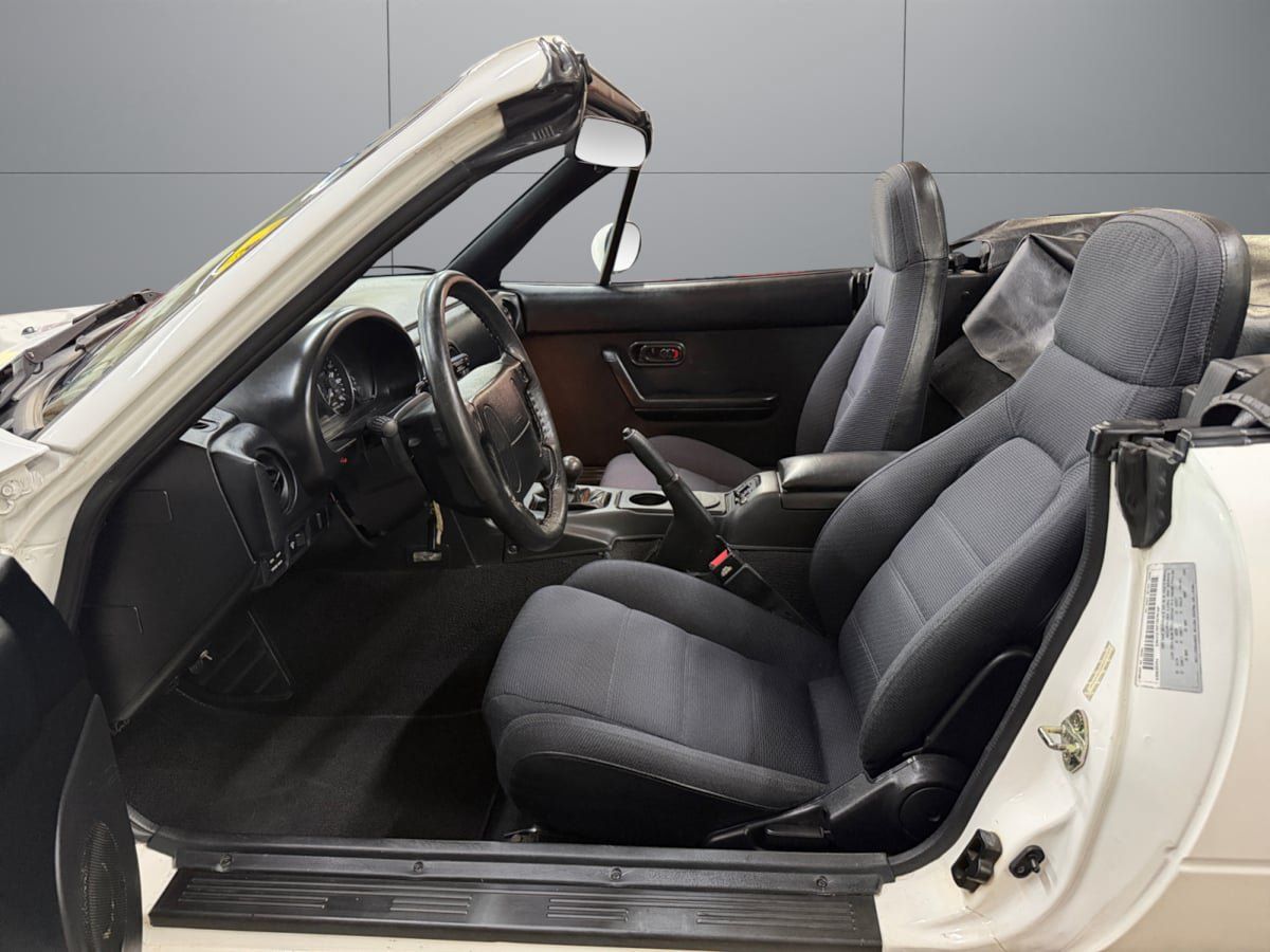 Used 1992 MAZDA MX-5 Miata RWD image 10