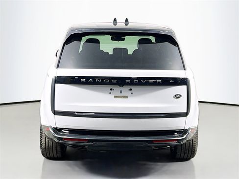 Used 2022 Land Rover Range Rover Long Wheelbase SE image 6