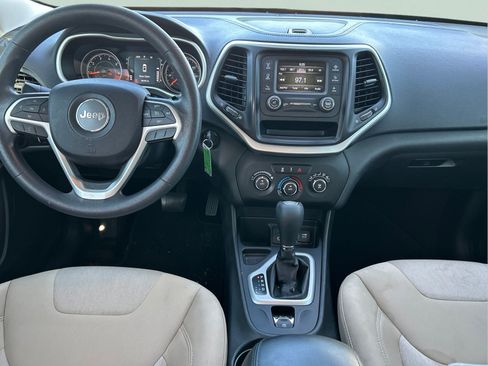 Used 2015 Jeep Cherokee Sport w/ Sport Appearance Group FWD image 13