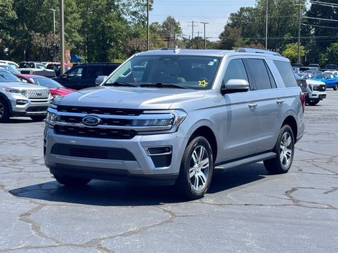 Used 2024 Ford Expedition Limited RWD image 2