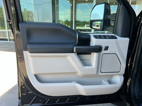 Used 2021 Ford F350 Limited image 12