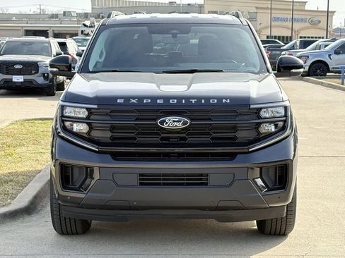New 2026 Ford Expedition Active image 8