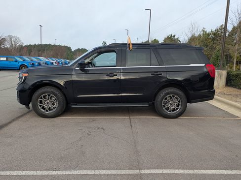 Certified 2025 Ford Expedition Active image 7