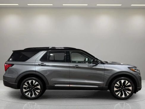 Used 2026 Ford Explorer Platinum w/ LUX Leather Package AWD/4WD image 2