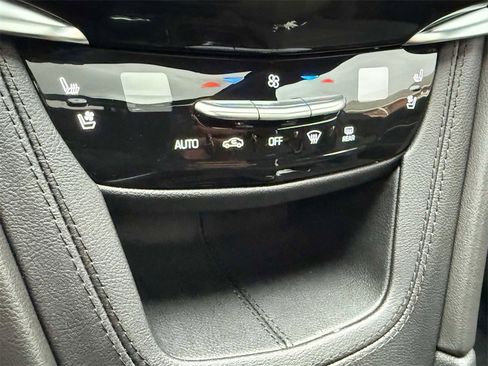 Used 2024 Cadillac XT6 Sport w/ Technology Package image 27