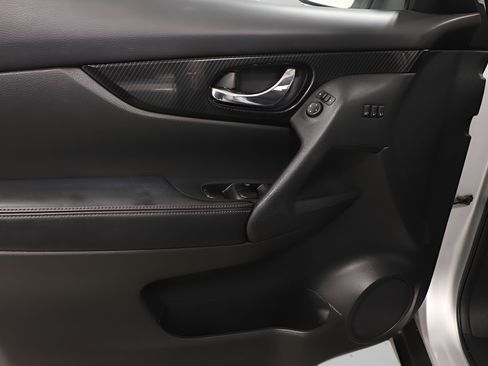 Used 2018 Nissan Rogue SL AWD/4WD image 22