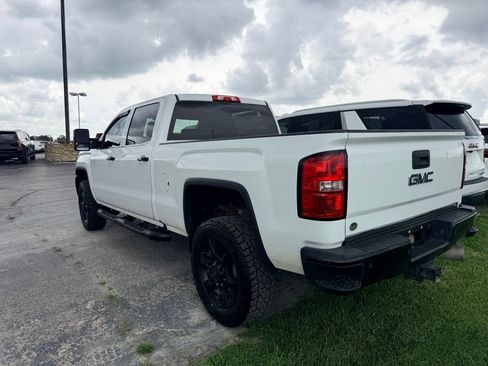 Used 2019 GMC Sierra 2500 SLT w/ Duramax Plus Package AWD/4WD image 5