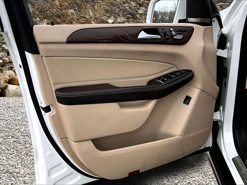 Used 2019 Mercedes-Benz GLE 400 4MATIC w/ Premium 1 Package image 21