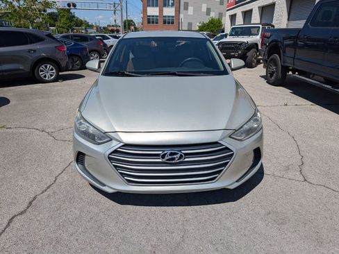 Used 2017 Hyundai Elantra SE FWD image 4