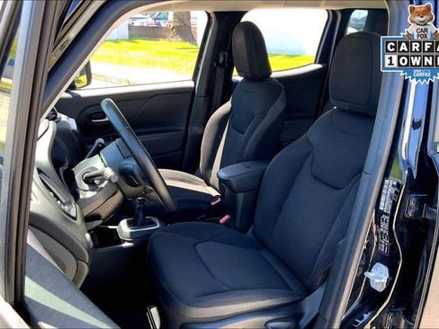 Used 2018 Jeep Renegade Altitude FWD image 23