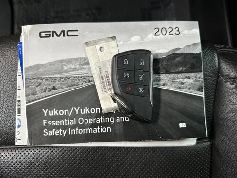 Used 2023 GMC Yukon Denali AWD/4WD image 42