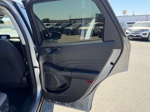Used 2022 Ford Escape S AWD/4WD image 32