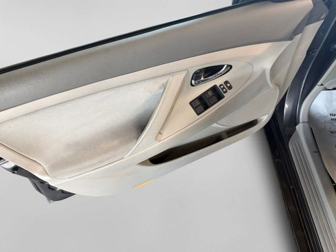 Used 2009 Toyota Camry LE FWD image 10