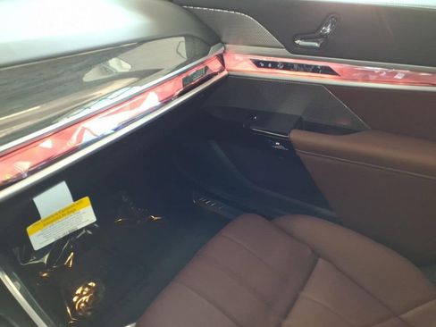 New 2026 BMW 740i xDrive image 18