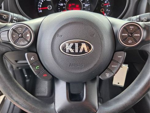 Used 2014 Kia Soul FWD image 25