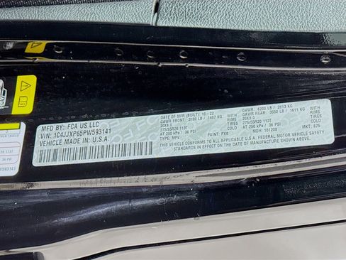 Used 2023 Jeep Wrangler Unlimited Sahara w/ Cold Weather Group image 29