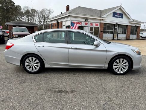 Used 2015 Honda Accord EX image 6