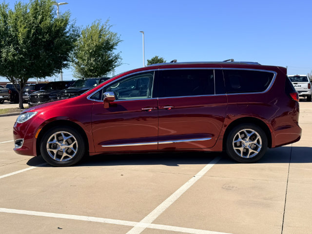Used 2018 Chrysler Pacifica Limited FWD image 14