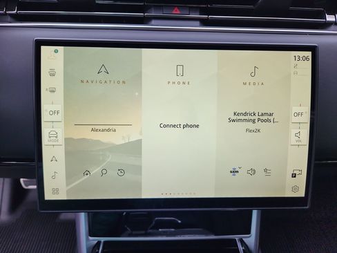 New 2026 Land Rover Range Rover Long Wheelbase SE AWD/4WD image 17